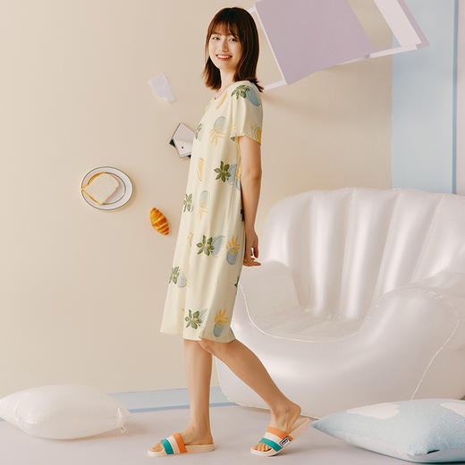 Threegun三枪 【水柔棉】圆领短袖女士家居裙睡裙-70478A011 商品图3