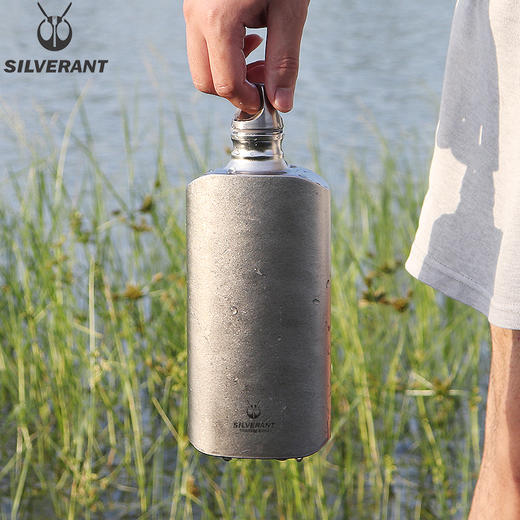 银蚁纯钛水壶扁平酒壶酒瓶随身运动户外高档家用便捷银蚁户外 扁平水壶 600ml 钛晶款 商品图1