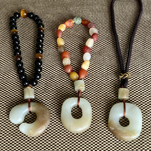 和田玉（糖玉/糖白玉）随形藏风挂件（糖色随机发货） 商品图0