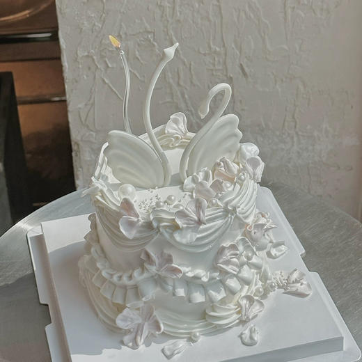 情人节情侣天鹅裱花生日蛋糕 商品图0