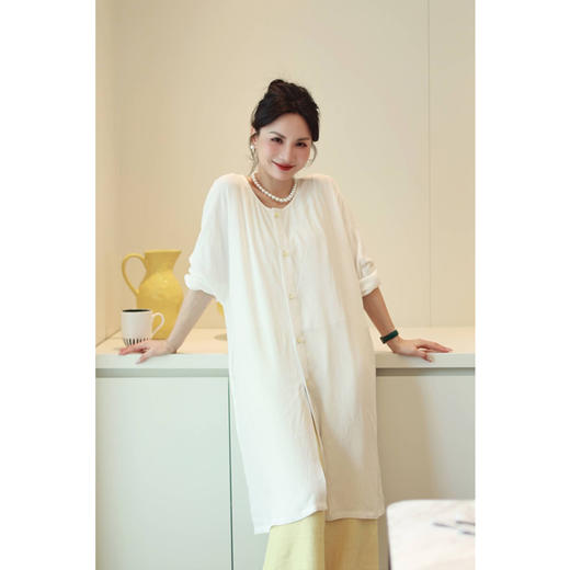 【抖音专属】长款衬衫（22710077B山矾） 商品图0