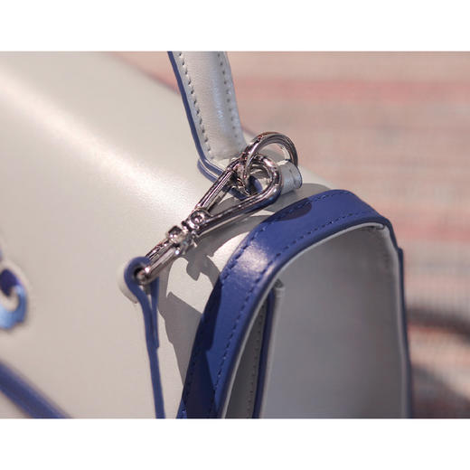 深山集市 手作吉祥云手工刺绣头层牛皮单肩斜挎手提包米色刺梨花单肩包 商品图3