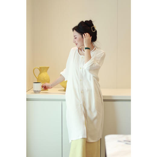 【抖音专属】长款衬衫（22710077B山矾） 商品图1