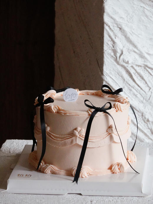 「芭蕾风·黑丝蝴蝶结」100%动物奶油（附图6寸加高·提前8小时预订） 商品图0