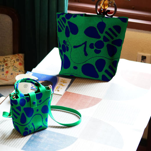 读者书店 | 读者×织遇  伴读旅行系列·针织挎包斜挎包女士男士儿童通用时尚包 商品图1