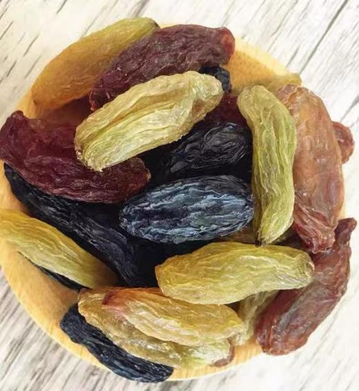 新疆吐鲁番三色葡萄干自然 晾晒当年新货  散货简装特级红香妃 特级绿香妃特级黑加仑 商品图2