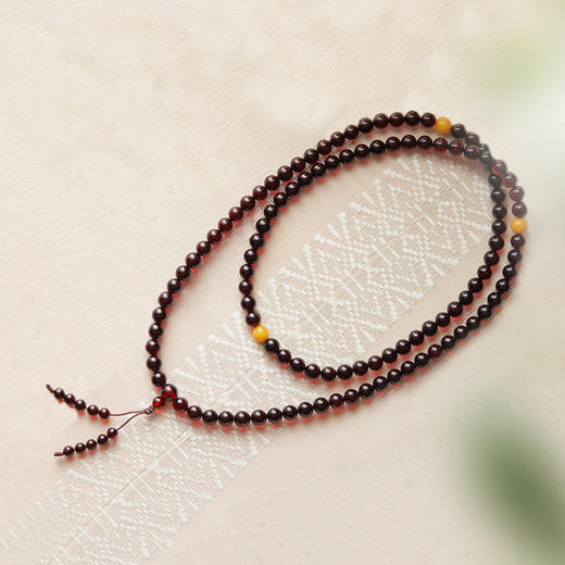 琥珀贵族：血珀，颜色如美酒醉人，质地如水清冽 商品图3