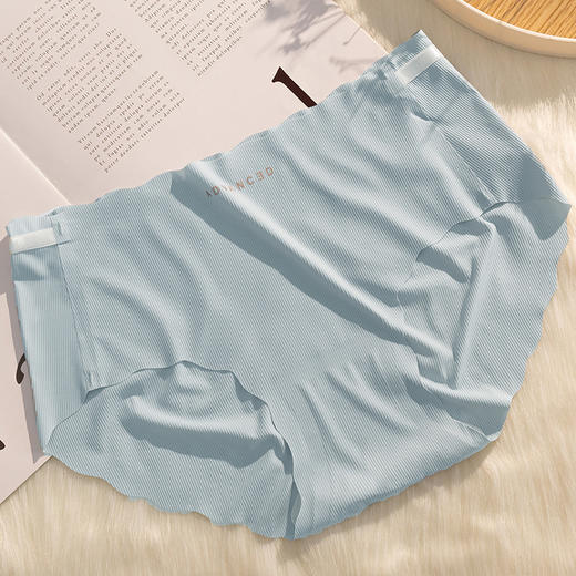 严选 内裤女夏季冰丝无痕女士内裤轻薄三角裤蓝色 商品图0