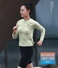 BODYWIT身体智慧女飞羽亲肤速干跑步长袖圆领T恤轻薄透气10-18°C 商品缩略图3
