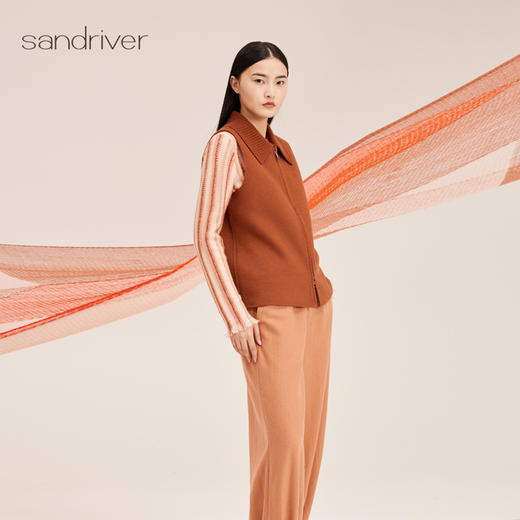 针梭相拼山羊绒呢翻领无袖女开衫SJF95W340K 商品图4