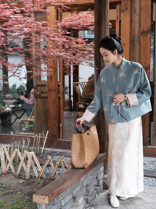 瑕疵| 盛唐牡丹 | 真丝提花花香引蝶一片式半裙(夹棉) [特价品](特殊商品不退不换) 商品图1