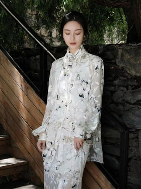 瑕疵| 盛唐牡丹 |真丝烂花绒衬衫上衣[特价品](特殊商品不退不换)