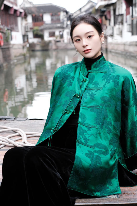 瑕疵|盛唐牡丹 |双面松鼠葡萄纹女外套/丝绒正反两穿 (不夹棉)[特价品] 商品图0