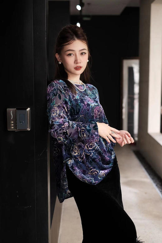 盛唐牡丹 |丝绒抽象玫瑰女上衣 商品图3
