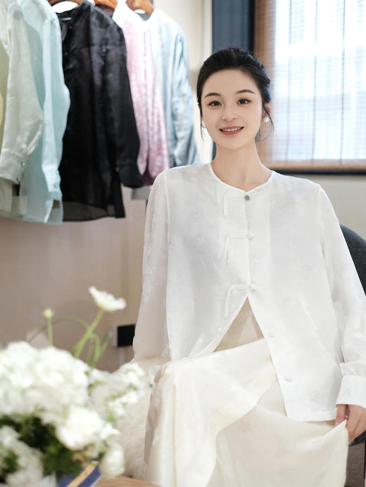 盛唐牡丹 | 时髦玉扣花香引蝶对襟女衬衫 商品图6