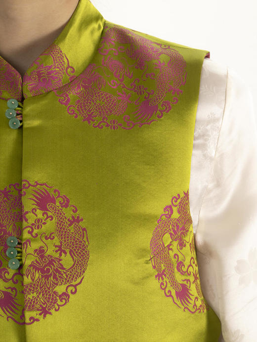 盛唐牡丹 | 双面穿花蕾缎立领马甲（实物红色面领口处无玉扣；绿色面实物有玉扣如照片所示） 商品图4