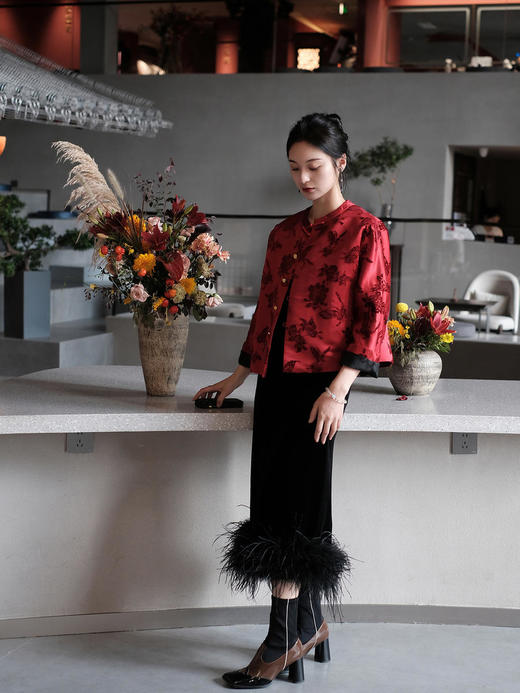 盛唐牡丹 |真丝漳绒圆领外套 (蝶恋花红色) 商品图5