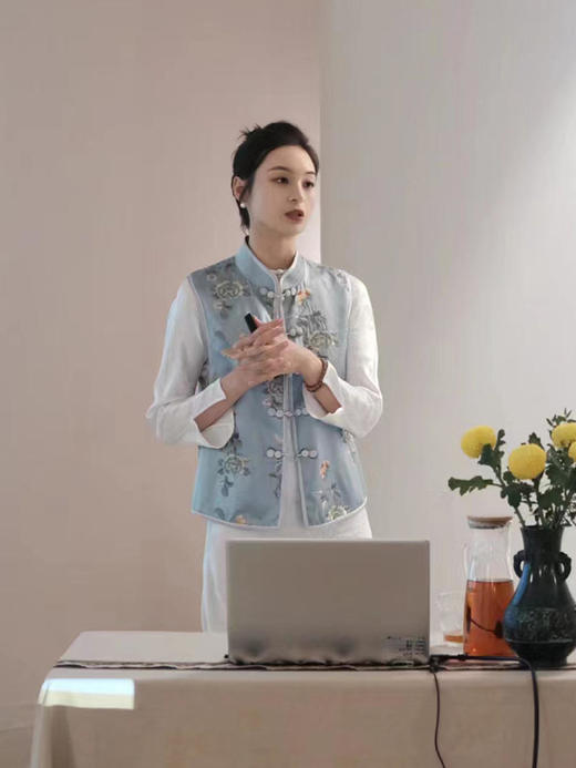 盛唐牡丹|手推绣立领盘扣对襟马甲 商品图6