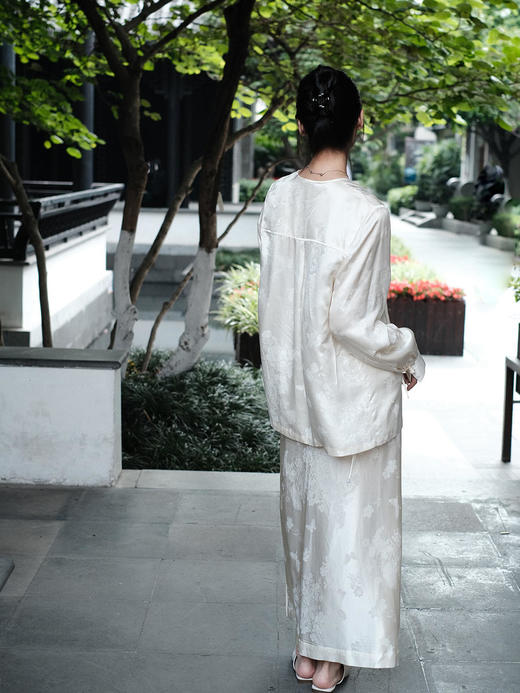 瑕疵| 盛唐牡丹 | 真丝提花花香引蝶一片式半裙(夹棉) [特价品](特殊商品不退不换) 商品图4