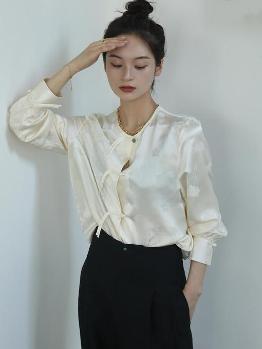 盛唐牡丹 | 时髦玉扣花香引蝶对襟女衬衫 商品图4