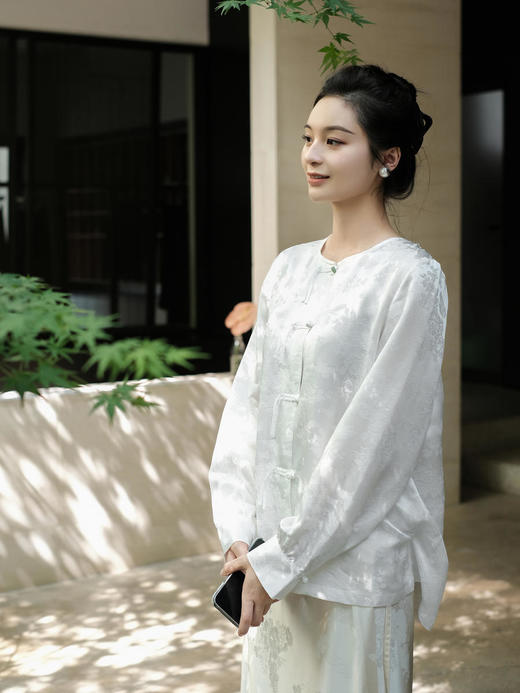 盛唐牡丹 | 时髦玉扣花香引蝶对襟女衬衫 商品图7