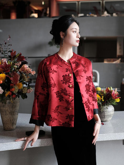 盛唐牡丹 |真丝漳绒圆领外套 (蝶恋花红色) 商品图0