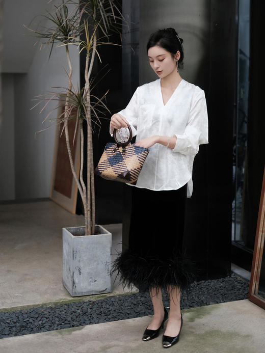 盛唐牡丹 | 珍珠白蝶恋花女上衣-半丝[特价品] 商品图1