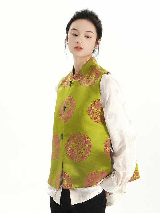 瑕疵| 盛唐牡丹 | 双面穿花蕾缎立领马甲（实物红色面领口处无玉扣；绿色面实物有玉扣如照片所示）[特价品](特殊商品不退不换) 商品图10