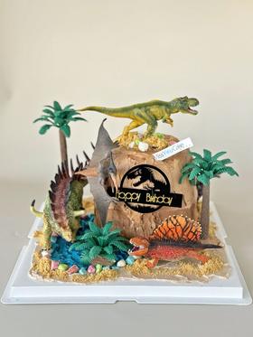 定制款裸蛋糕 - 恐龙世界