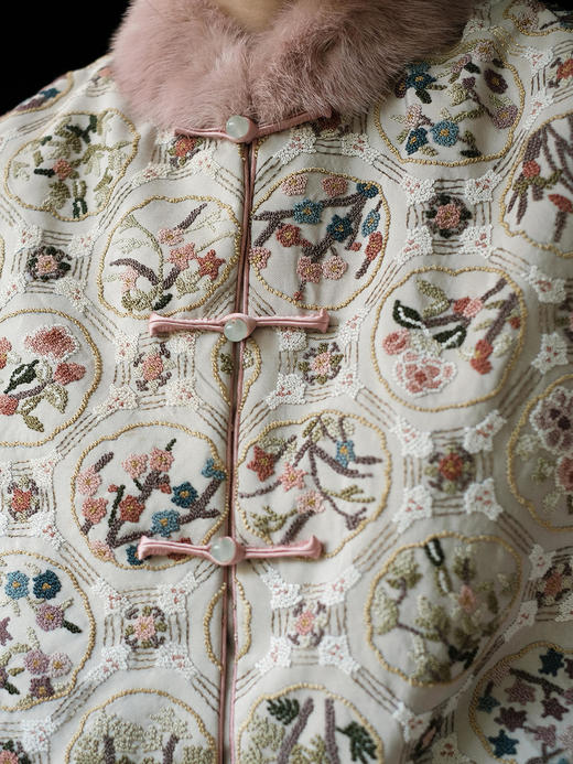 高货限量款| 盛唐牡丹|老料打籽绣水貂马甲[福利品] 商品图4