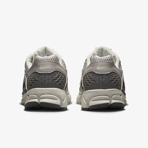 W NIKE ZOOM VOMERO 5 商品图4
