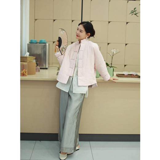 【抖音专属】复古盘扣廓形棉服（22802115B-粉米） 商品图3