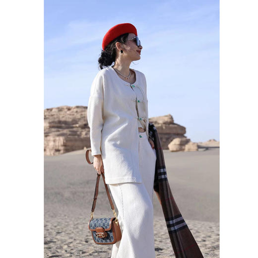 【线上专属】V领衬衫（23810715-玉色） 商品图3