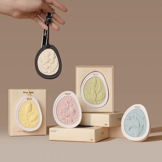 艾玛莫莉车载香薰石膏香片车内持久淡香衣柜香氛香挂伴手礼礼物女浮雕花园香薰挂片 香氛 商品图5