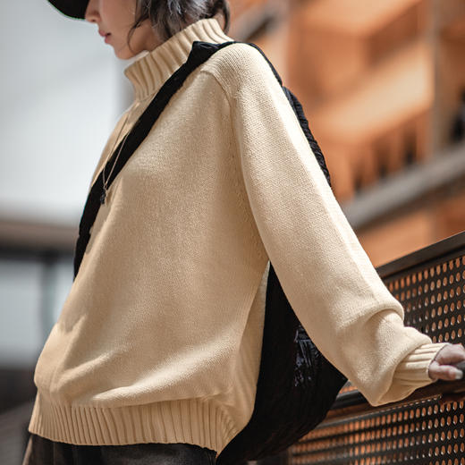 马登女装日系内搭秋冬宽松高领慵懒风收腰毛衣米白针织衫保暖上衣 商品图3