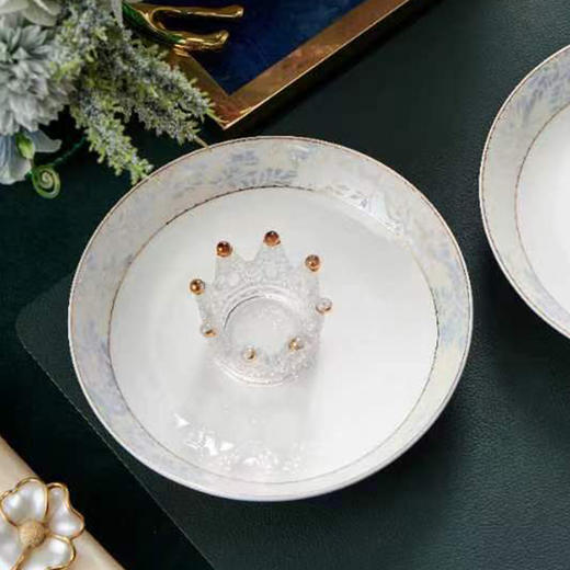 凡瑞斯云之羽40头10人用骨瓷餐具 商品图3