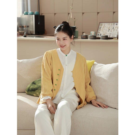 V领衬衫（23810554-黄河琉璃） 商品图1