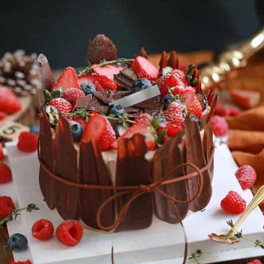 水果黑森林，浓郁黑巧克力奶油，搭配芒果+香蕉夹心，低卡丝滑 商品图0