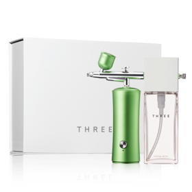 THREE 高机能精华水礼盒（THREE 臻致焕颜精华水+水光注氧仪）