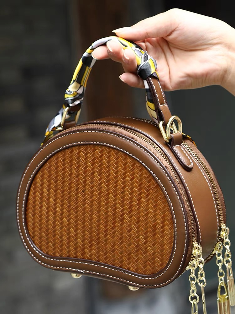 新款竹编贝壳包