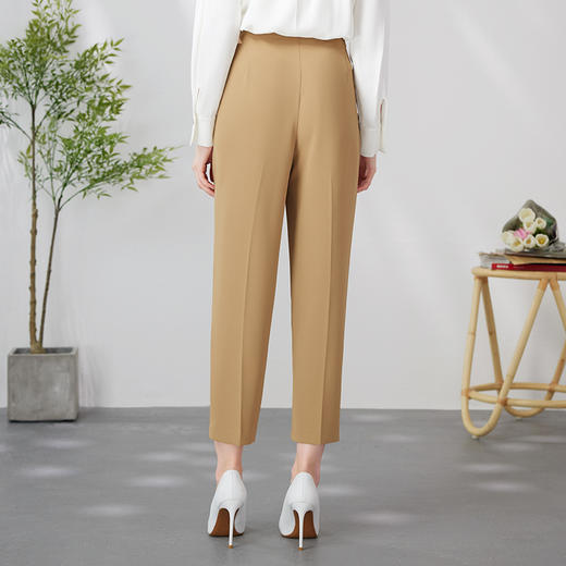 EITIE爱特爱舒适宽松腰封高腰哈伦小脚裤卡其色复古时尚24春新款A2405301 商品图4