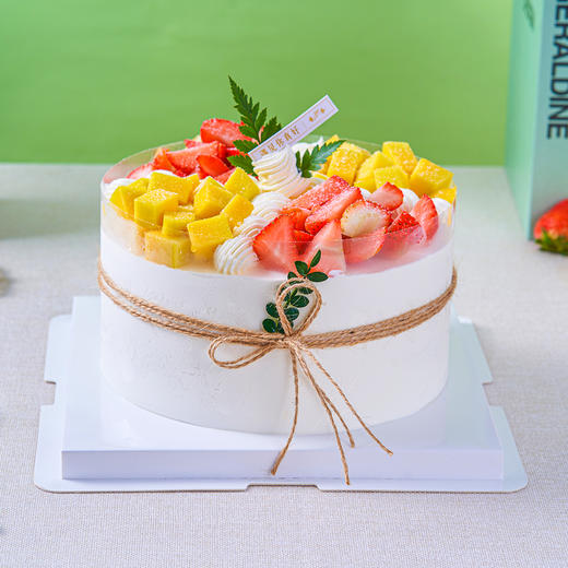 【莓莓芒芒】新鲜草莓芒果四宫格生日蛋糕，水果夹心。（提前6--8小时下单，18:00后下单最快第二天15:30后可到店取货，具体时间看门店而定。） 商品图2