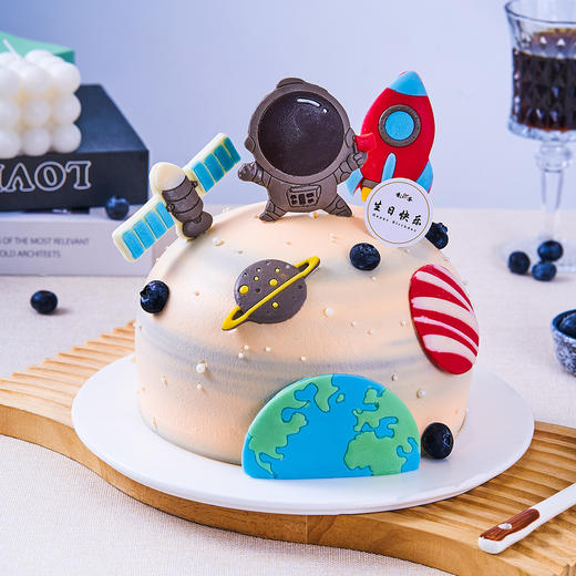 【太空梦想】外太空宇宙飞船儿童生日蛋糕，水果夹心。（请提前5--8小时下单，18:00后--次日8:30下单最快15:30后可到店取货，看门店而定。） 商品图0