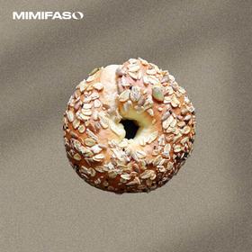 多谷物吞拿鱼贝果