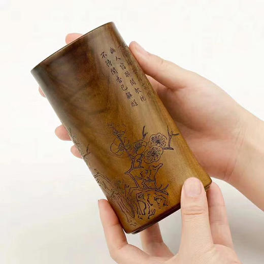 喜上梅梢°书香一路楠木小笔筒 商品图0