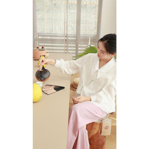 【抖音专属】【贺春系列】尖领衬衫（24710070-山矾） 商品图0