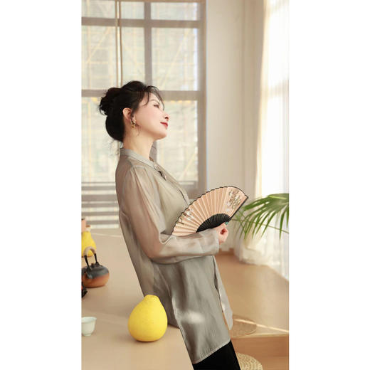 贺春系列】衬衫（22810118-绍衣/藕丝秋半） 商品图1