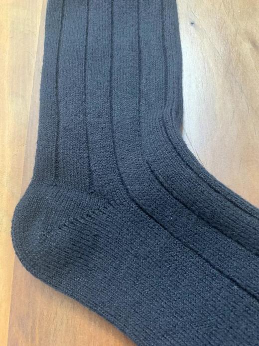 现货TOM FORD男士山羊绒袜，一共一百多双.. 商品图3