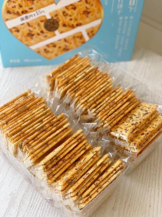 【A3爱你们-海盐饼干1kg】 Anemon3爱你们海盐苏打饼干”盒马同款“ 一口飞到欧洲地中海，从不吃苏打饼干的我这次滑跪了 吊打同类苏打饼干，健身党，熬夜，看球党的零食， 商品图11