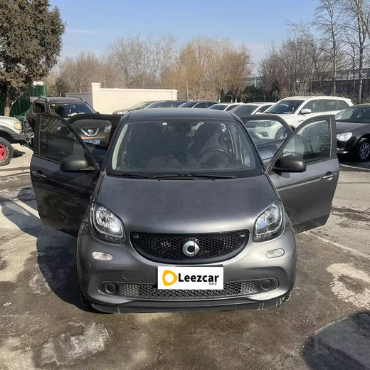 smart forfour 1.0L 52千瓦激情版【长租-北京】 商品图1